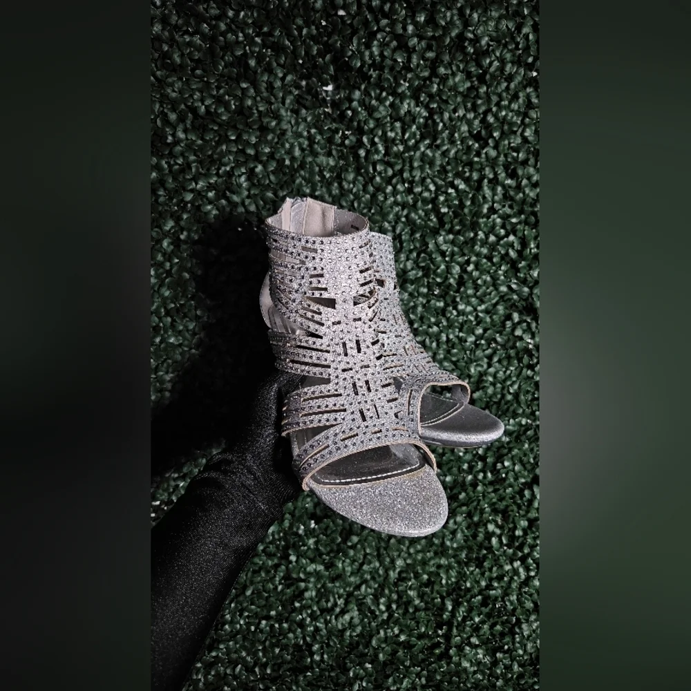 Dream Pairs Silver Strappy Heels